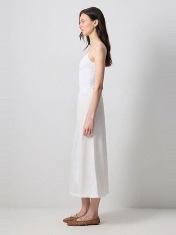 Touche Prive Skirt in White