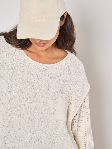 Pull-over Apricot en blanc