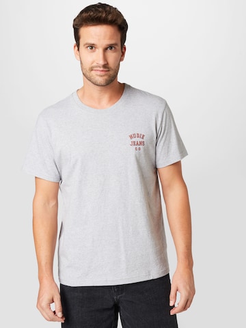 Nudie Jeans Co T-shirt 'Roy' i grå: framsida