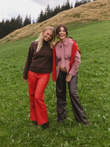 KAVAZI Pullover in Braun