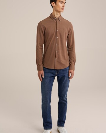 WE Fashion Slim fit Overhemd in Bruin