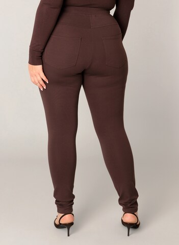 BASE LEVEL CURVY Skinny Leggings in Brown