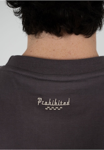 T-Shirt 'Racecore' Prohibited en gris