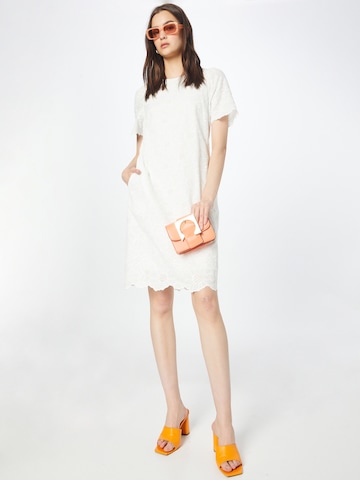 APART Letní šaty – bílá