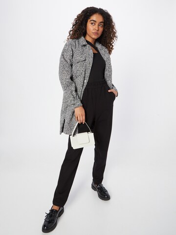 Lindex - Slimfit Pantalón 'Ava' en negro