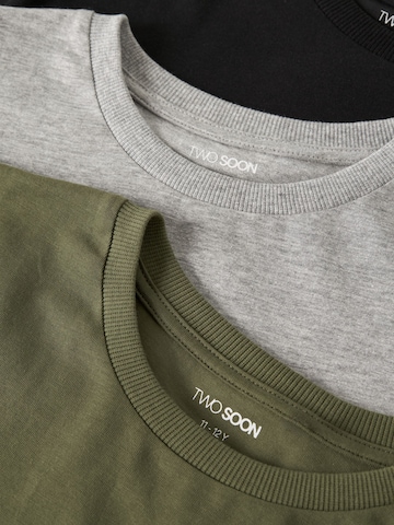 TWO SOON - Camiseta en Mezcla de colores