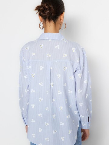 Trendyol Bluse in Blau
