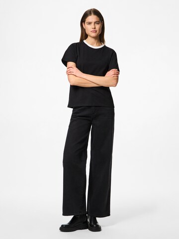Maglietta 'Ria' di PIECES in nero