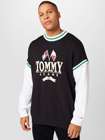 Tommy Jeans Sweater 'Skater' in Black: front
