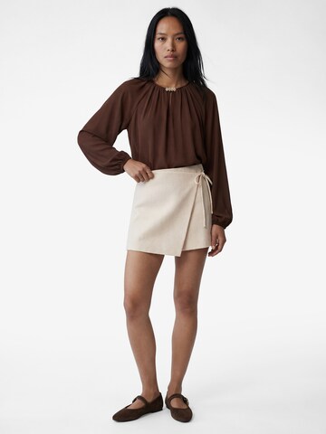 Koton Blouse in Bruin: voorkant