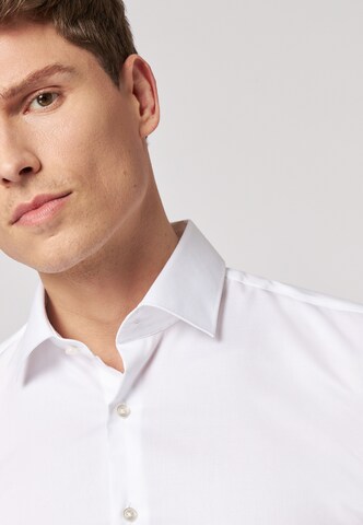 Coupe regular Chemise business ROY ROBSON en blanc