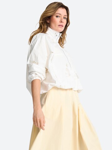 Veste mi-saison Rich & Royal en blanc