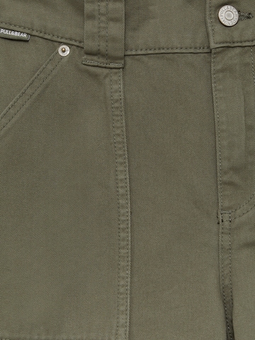 Pull&BearLoosefit Cargo hlače - zelena boja