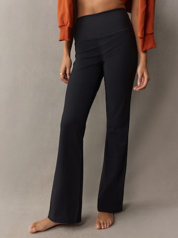 self. Wide Leg Hose in Schwarz: Vorderseite