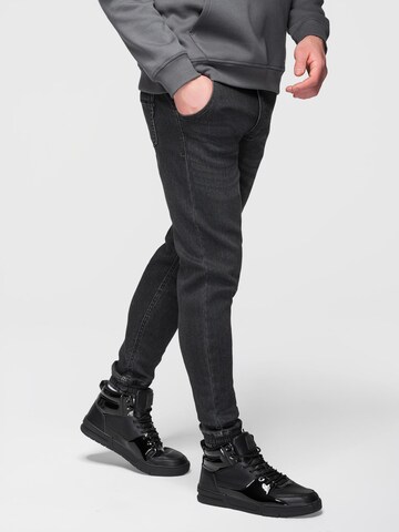 Ombre Regular Pants in Black