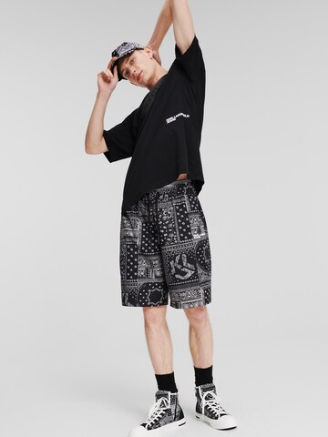 KARL LAGERFELD JEANS Bluser & t-shirts 'Bandana' i sort