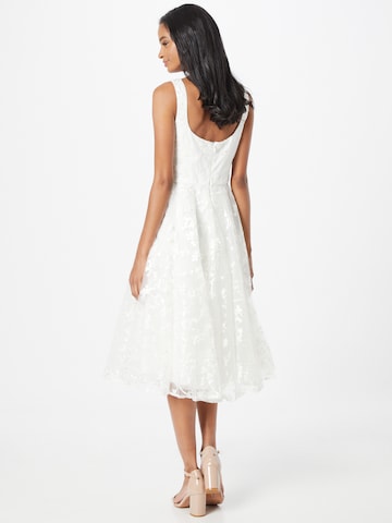 Chi Chi London Φόρεμα κοκτέιλ σε λευκό