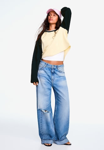 Bershka Shirt in Geel: voorkant
