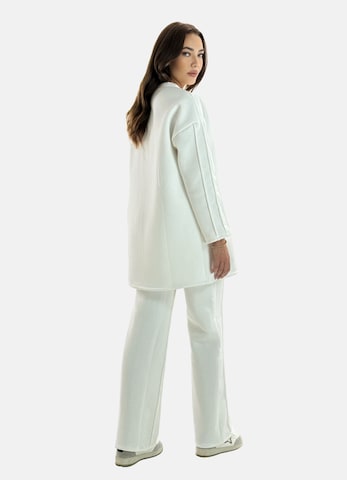 Abito da casa di Elara in bianco