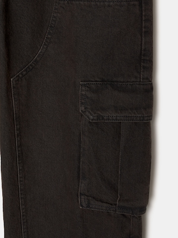 Pull&Bear Normální Džíny s kapsami – černá