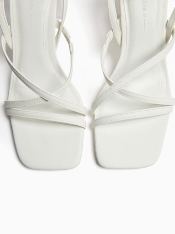 Bershka Sandaler med rem i hvid