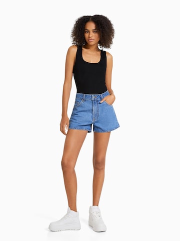 Bershka Loosefit Shorts in Blau