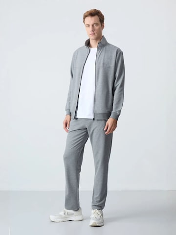 Tommy Life - Fato de jogging em cinzento
