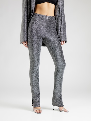 NLY by Nelly - Acampanado Leggings en plata: frente