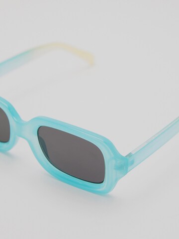 Pull&Bear Слънчеви очила в синьо