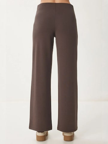 regular Pantaloni sportivi 'Jogginghose' di Happiness İstanbul in marrone