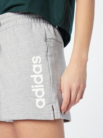ADIDAS SPORTSWEAR Regular Urheiluhousut 'Essentials' värissä harmaa