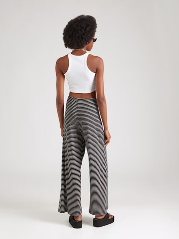 WEEKDAY Loose fit Trousers in Black