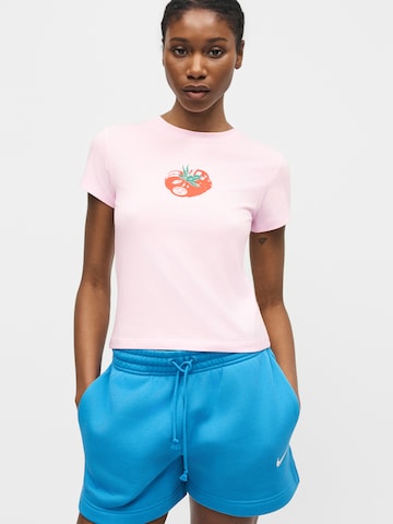 Nike Sportswear Shirt in Roze