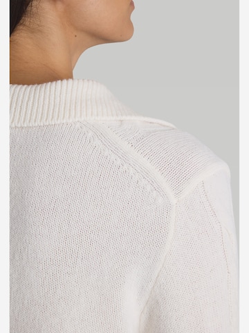 MAERZ Muenchen Sweater in White: back
