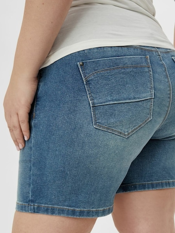 MAMALICIOUS Regular Jeans 'MLFONTANA' i blå