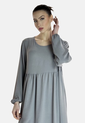 Elara Kjole i grå