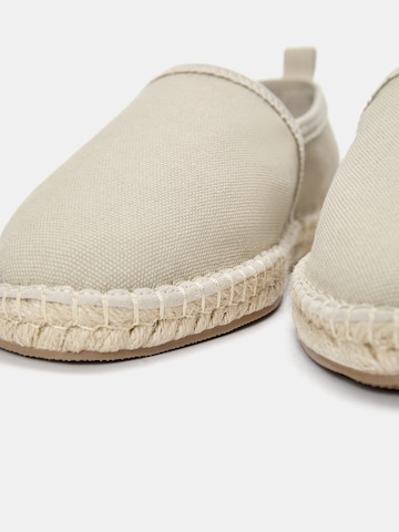 Pull&BearSlip On tenisice - bež boja