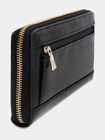 GUESS Wallet 'Janie' in Black