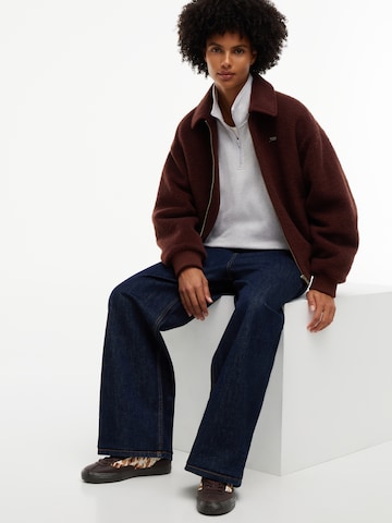 Tommy Jeans Σνίκερ χαμηλό 'ARCHIVE Y2K' σε καφέ: μπροστά
