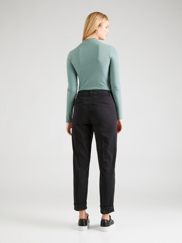 NÜMPH Regular Pleated Pants 'REGITZA' in Black