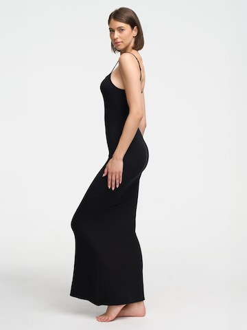 Abito 'Ribbed Cami Maxikleid' di cfab (formerly creamy fabrics) in nero