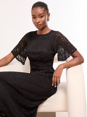 Lipsy Kleid in Schwarz