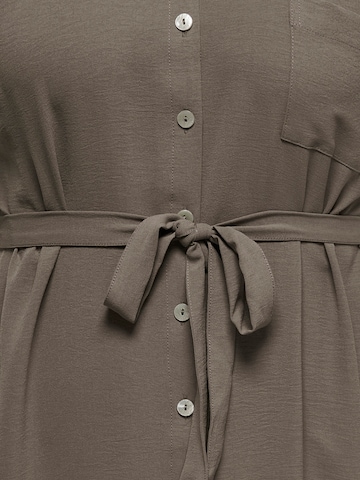 Robe-chemise 'CARMETTA' ONLY Carmakoma en marron