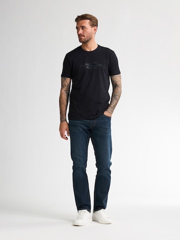 Petrol Industries T-shirt 'Devils Tower' i svart