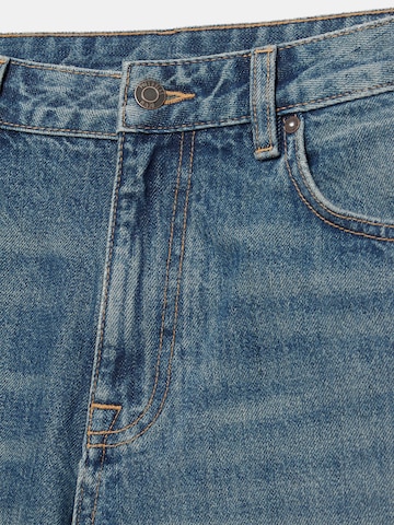Pull&Bear Loose fit Jeans in Blue