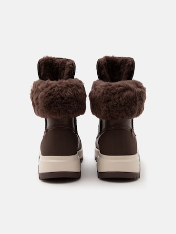 UGG Schnürstiefelette 'Adirondack XXV' in Braun