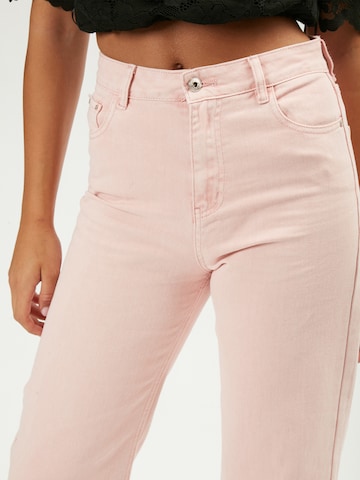 Influencer Wide Leg Jeans in Pink