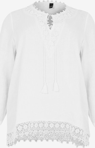 Yoek Blouse in White: front