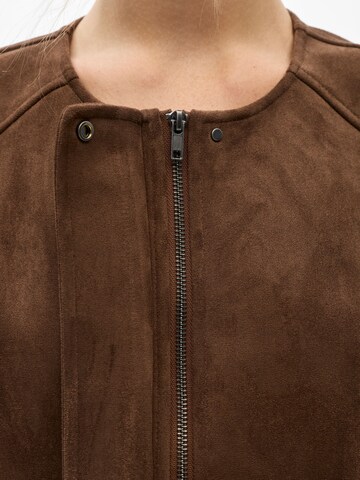 OBJECT Vest in Brown