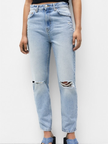 Pull&Bear Tapered Jeans in Blue: front